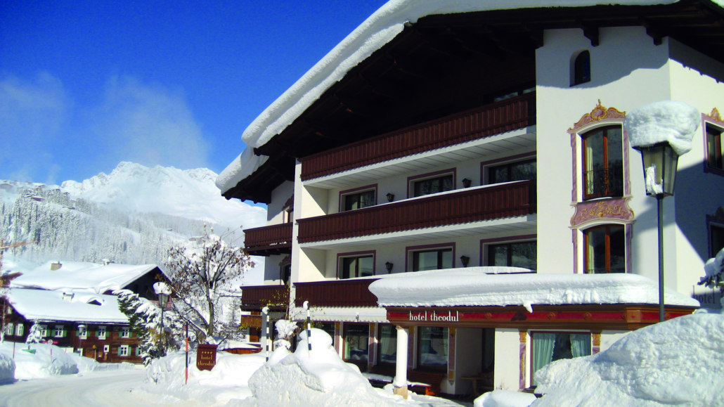 Theodul_exterior2